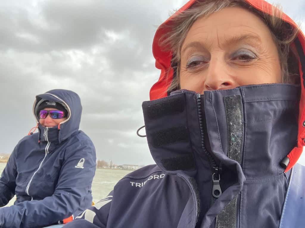 Sophie et Corinne en bateau dans las marais aus sables d'olonne