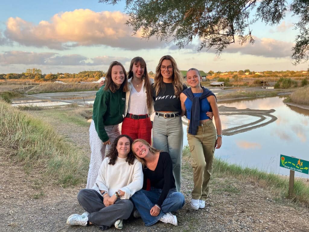 saisonnières des salines 2023 - Eva, Elise, Flavie, Louise, Maylis et Lili